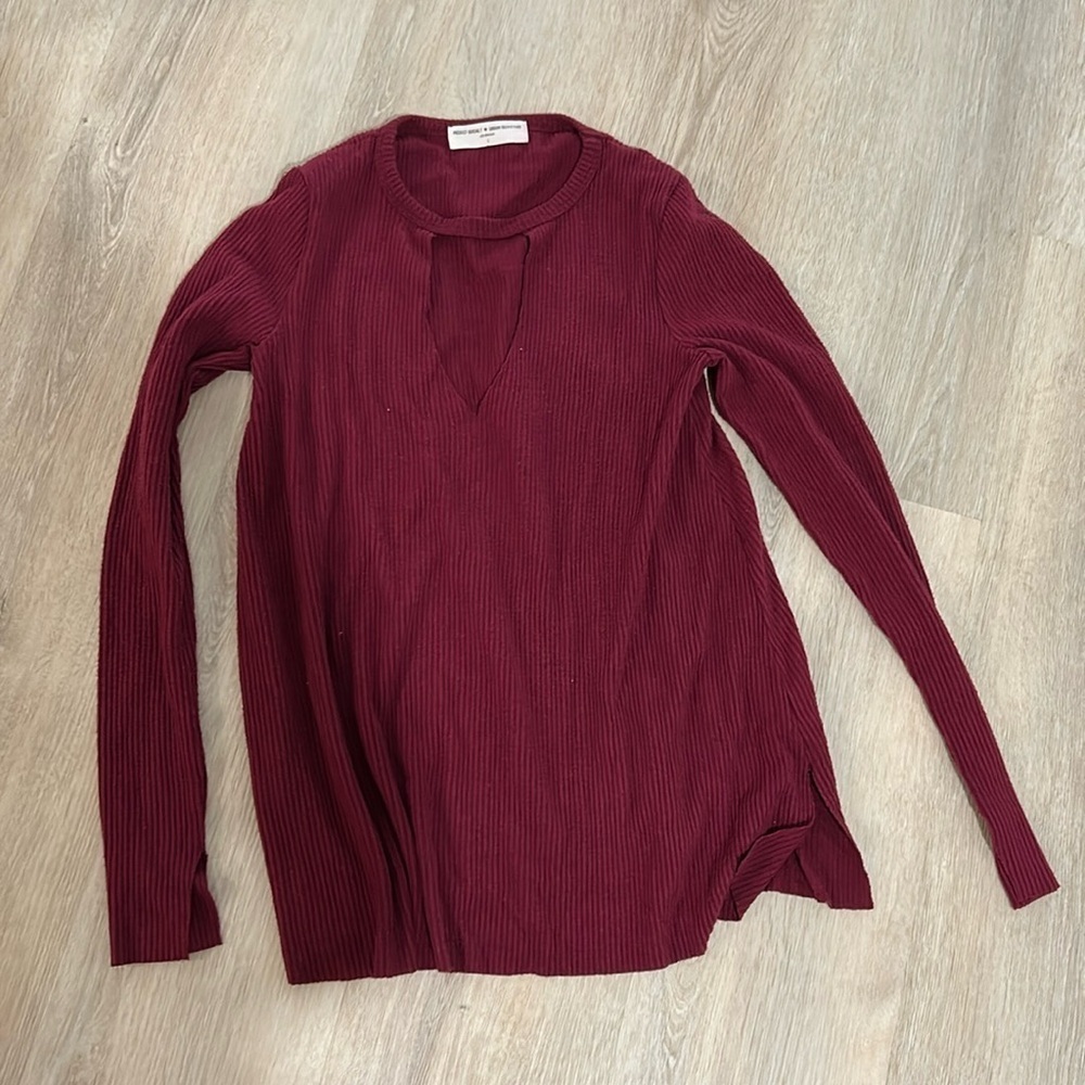 Project Social T Urban Outfitters Maroon Pink Red Ribbed Keyhole Sweater Small​